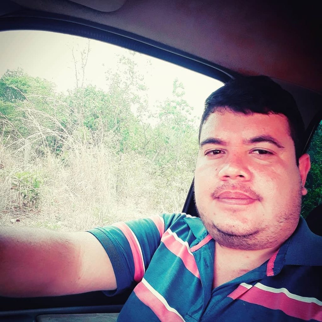 Filho de ex-prefeito é assassinado a tiros durante assalto em fazenda e atiradores fogem levando carros e reféns