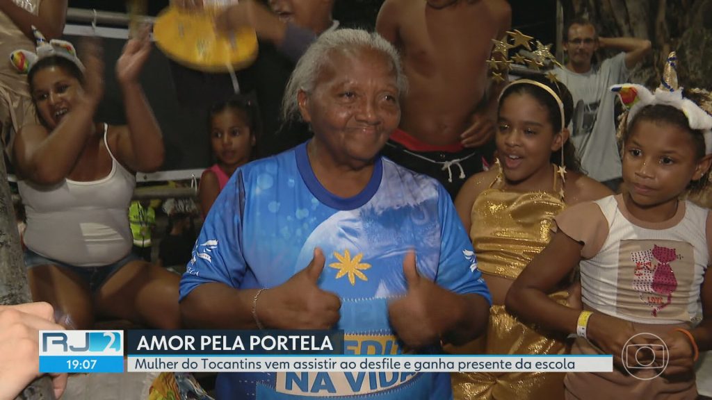 Idosa conta aventura de viajar 2,4 mil quilômetros para assistir desfile de escola de samba: ‘Decidi me dar esse presente’