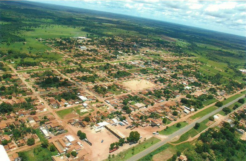 Acidente entre moto e caminhão deixa um homem morto na BR-153
