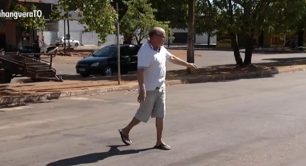 Idoso mostra sequelas um ano após ser atropelado na faixa de pedestres por motociclista que praticava ‘grau’