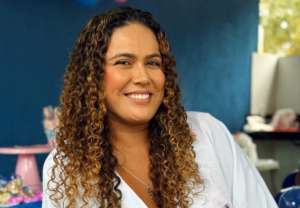 Mulher precisa ter rosto reconstruído após ser espancada a pauladas enquanto dormia; ex-marido é suspeito, diz PM