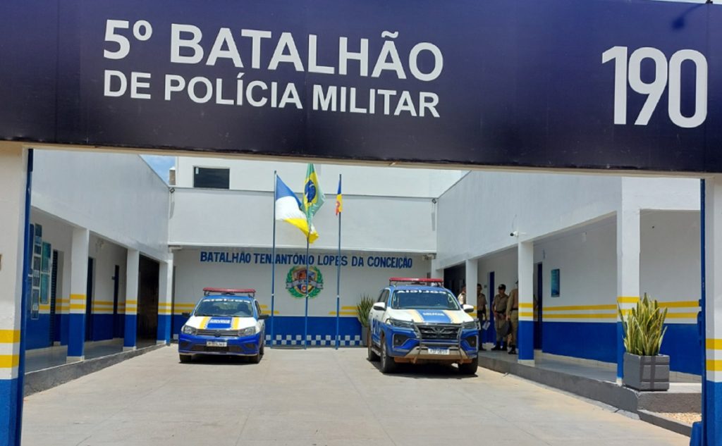 Homem mata irmão a facadas após discussão, diz PM