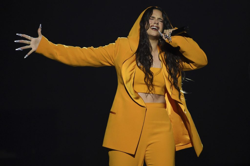 Rosalía anuncia show no Brasil em 2026