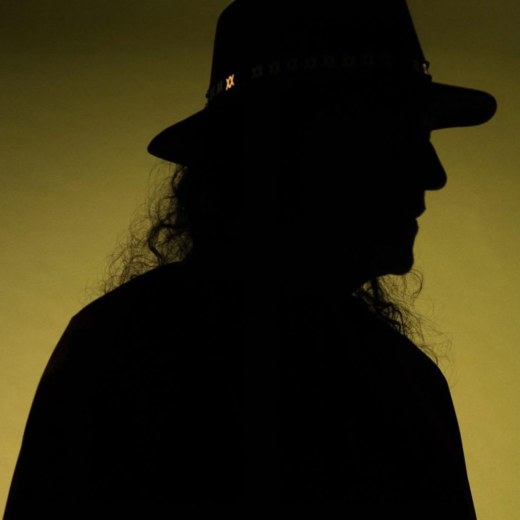 Os 80 anos de Alceu Valença motivam musical de teatro que se une a turnê, álbum e documentário sobre o artista